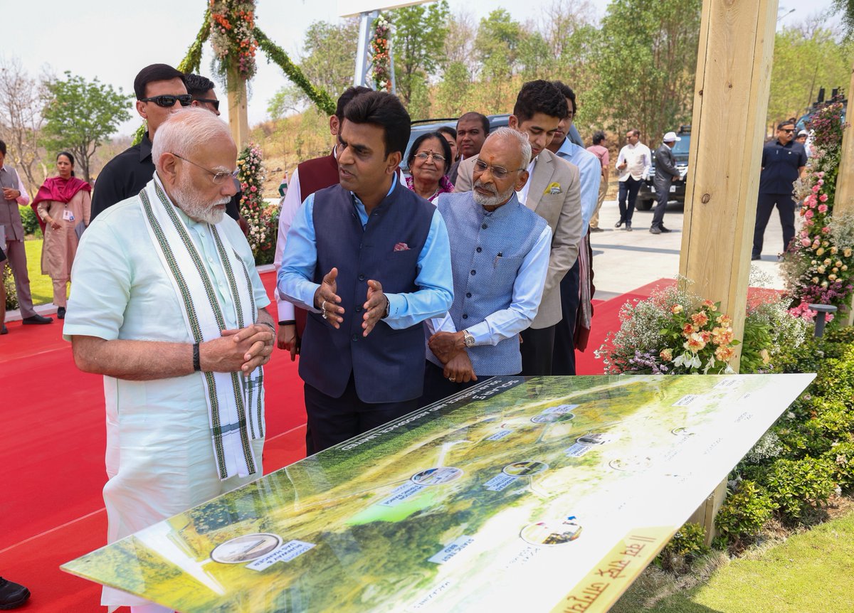 narendramodi's tweet photo. I visited the Solar Defence and Aerospace Limited facility in Nagpur and inaugurated the Loitering Munition Test Range. This will significantly boost self-reliance in the defence sector. https://t.co/ck7qvGFbty