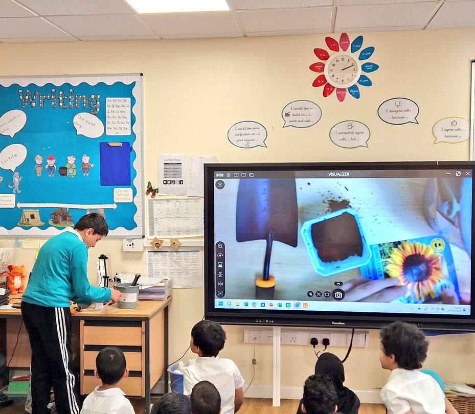 CSmithArkTindal's tweet photo. I am so proud of our Year 6 gardeners 💚.  We visited Year 1 for a Q&amp;A about the work we do in the garden and helped them to plant their sunflower seeds. They were fantastic teachers! #greenfingers #gardeningclub @arktindal @The_RHS @EcoSchools @MissKingTindal https://t.co/lOodFgD3VY