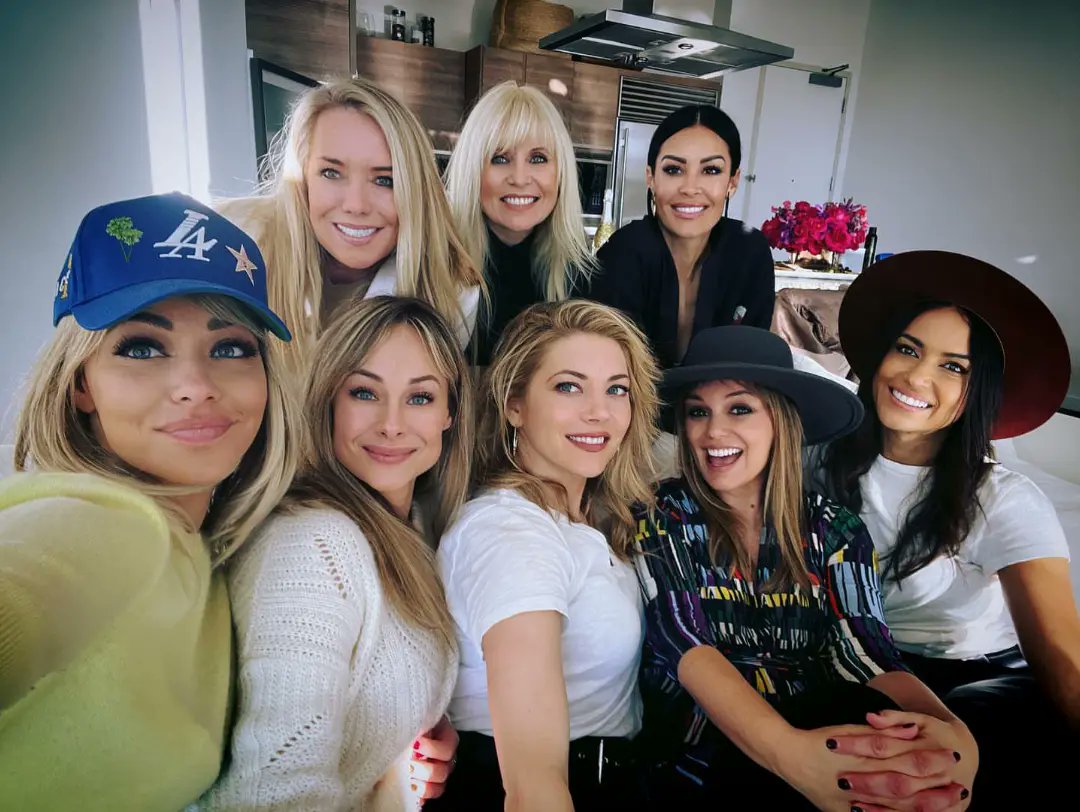 katheryn49221's tweet image. TheGirls 🌹💗💞💞