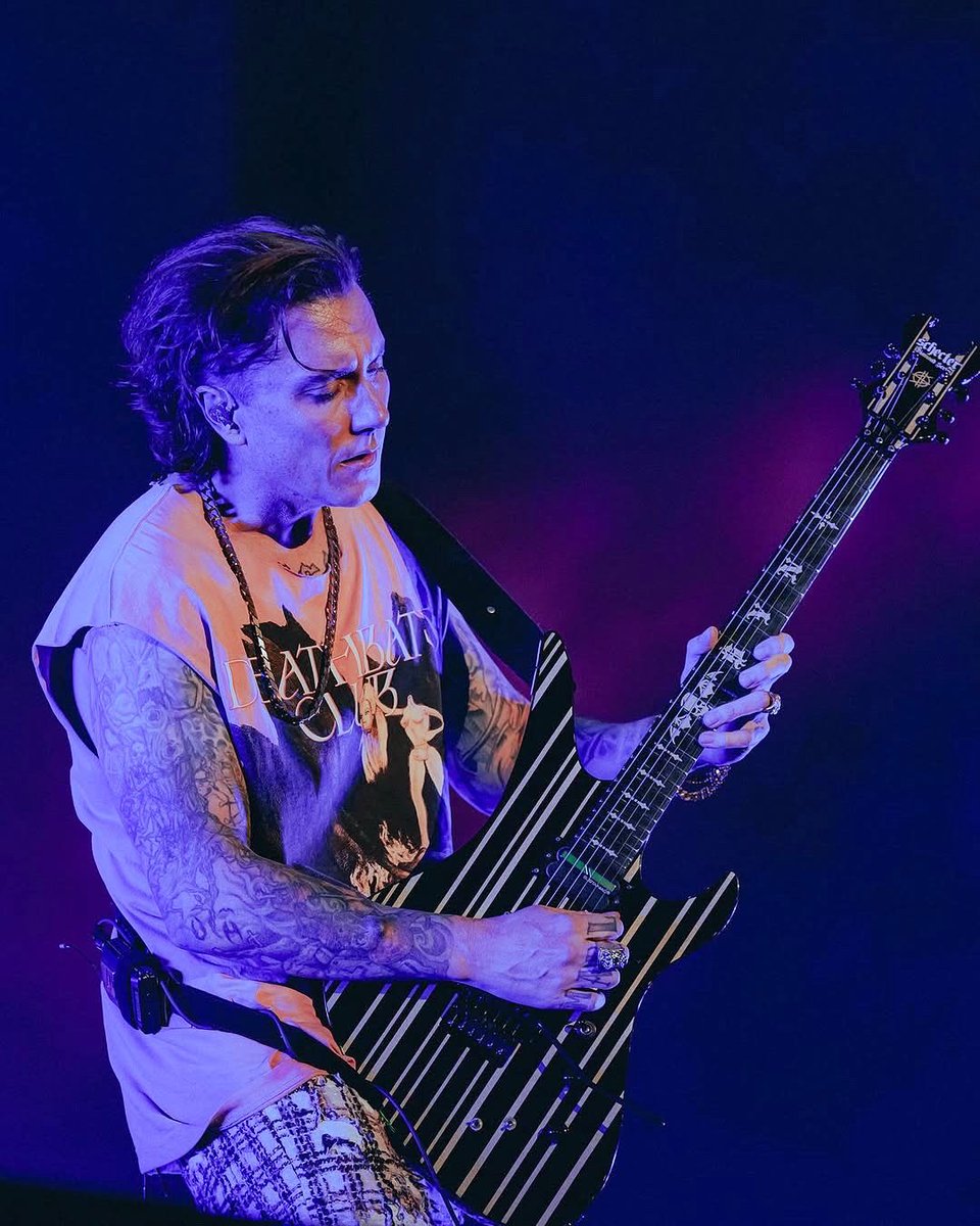 Synyster Gates | Avenged Sevenfold tweet media
