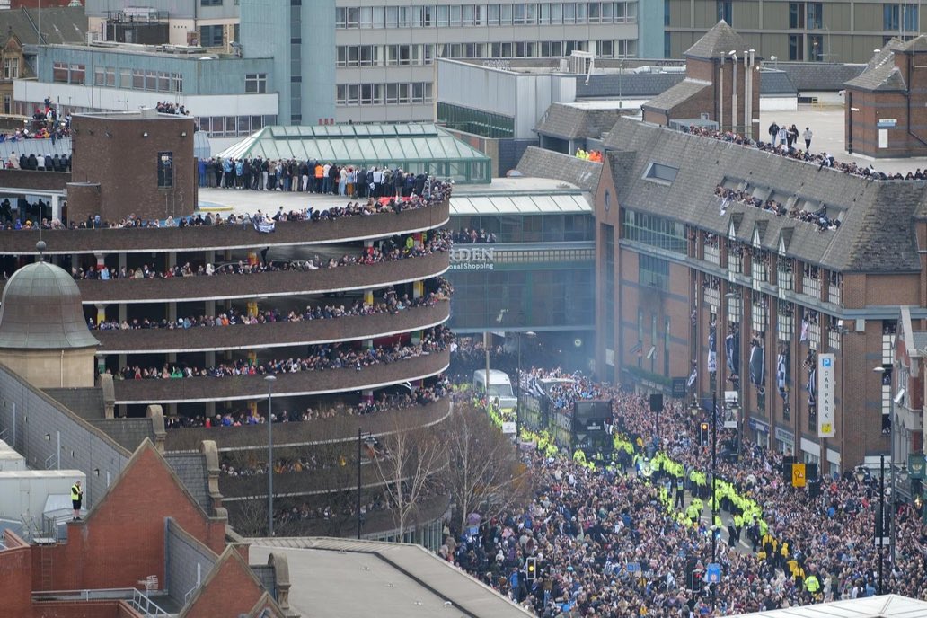 Alexander_Hay91's tweet photo. Yesterday was something special. It was an unforgettable day for Newcastle, filled with passion, pride, &amp; community spirit.

Thank you to everyone who made it happen &amp; to those who worked tirelessly behind the scenes to keep us all safe.

Proud of our city &amp; to be a Geordie. ⚫⚪ https://t.co/owFNFR7ZCM