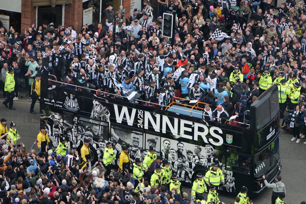 Alexander_Hay91's tweet photo. Yesterday was something special. It was an unforgettable day for Newcastle, filled with passion, pride, &amp; community spirit.

Thank you to everyone who made it happen &amp; to those who worked tirelessly behind the scenes to keep us all safe.

Proud of our city &amp; to be a Geordie. ⚫⚪ https://t.co/owFNFR7ZCM