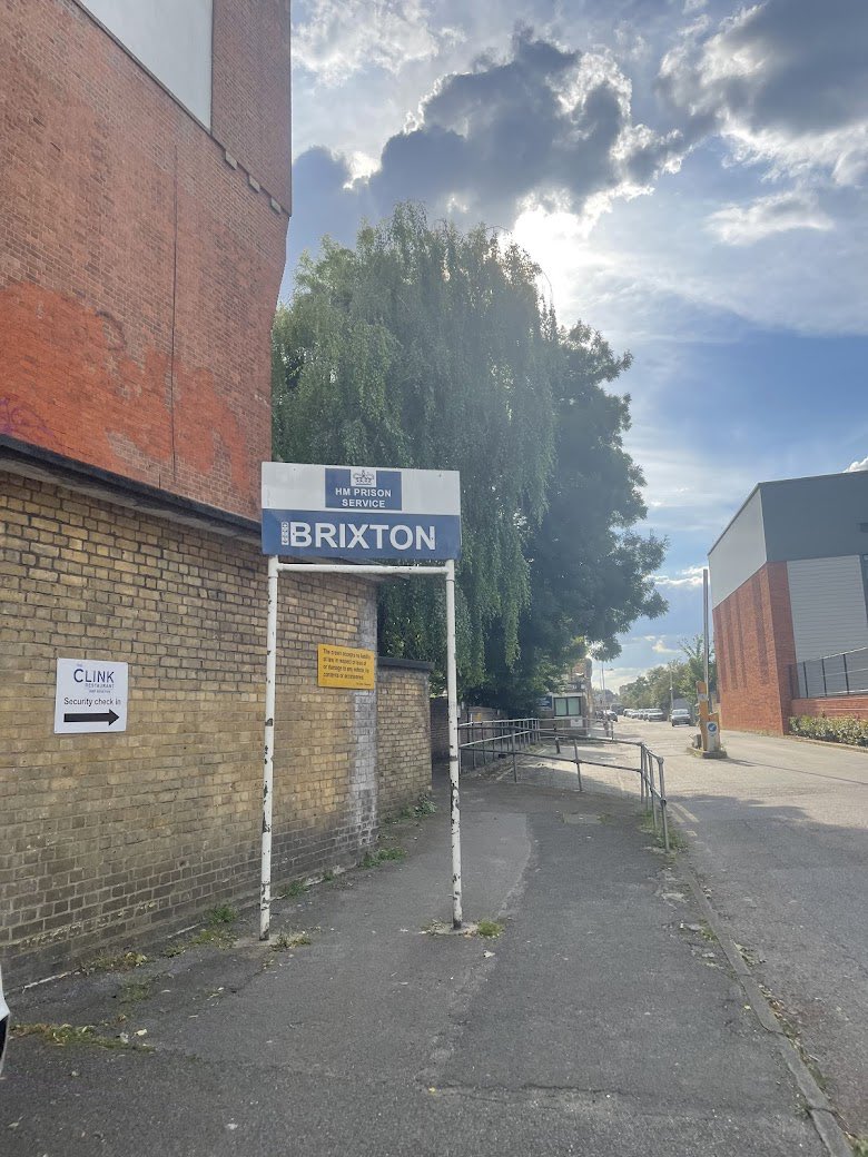 bernarddonoghue's tweet image. Heading to a belated birthday lunch at The Clink restaurant in HMP Brixton. #Brixton prison. It’s a charitable award-winning restaurant which helps prisoners train and rehabilitate for life outside of prison. The food is prepared and served by students who are serving sentences.