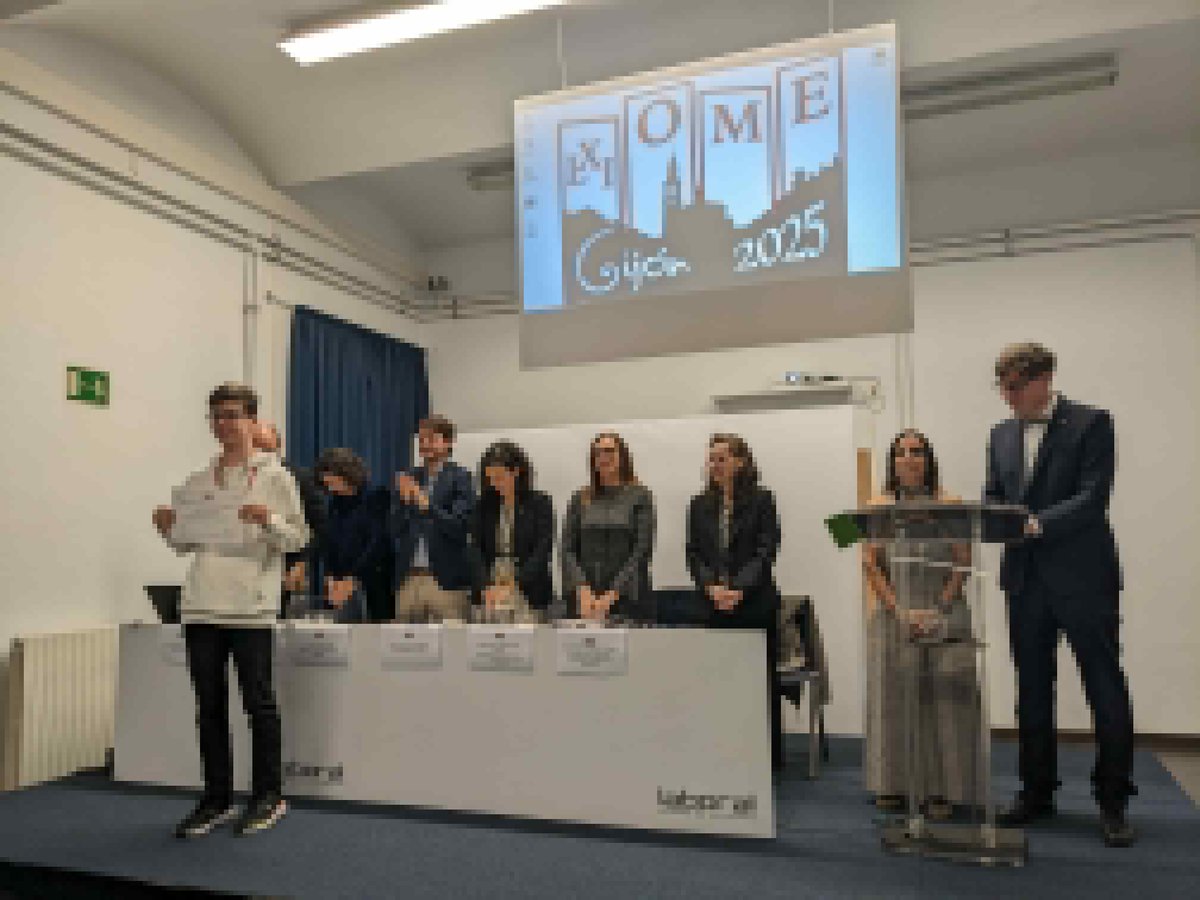 Consejería de Educación (@educastur) on Twitter photo 🧮🥇El director general <a href="/DavidArtimeEdu/">David Artime García</a> ha asistido a la clausura de la <a href="/OMErsme/">Olimpiada Matemática Española</a> que, por primera vez, se ha celebrado en Asturias.
👨🎓77 participantes, 36 galardonados y 6 seleccionados para la olimpiada de Australia.
🪙 El <a href="/GobAsturias/">Principado de Asturias</a> ha aportado 7.000 euros al evento. 🧮🥇El director general <a href="/DavidArtimeEdu/">David Artime García</a> ha asistido a la clausura de la <a href="/OMErsme/">Olimpiada Matemática Española</a> que, por primera vez, se ha celebrado en Asturias.
👨🎓77 participantes, 36 galardonados y 6 seleccionados para la olimpiada de Australia.
🪙 El <a href="/GobAsturias/">Principado de Asturias</a> ha aportado 7.000 euros al evento.