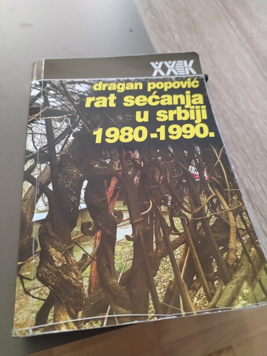 Impresivna knjiga! Nažalost, stiže tek nekoliko decenija kasnije, može se reći čak i kasno, kao odgovor na utemeljenje ovog paklenog imaginarijuma u kojem živimo. (malo veći niz)