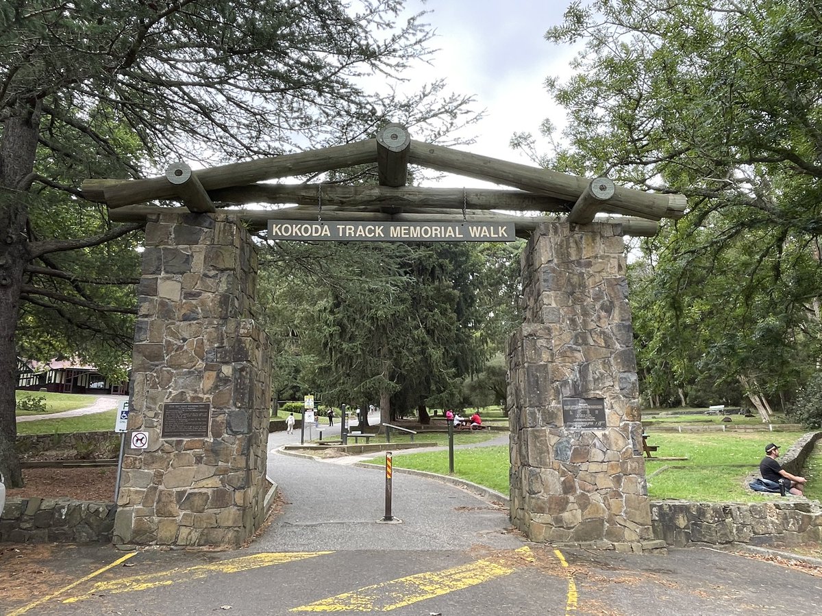 Mushroomdoesno1's tweet image. 不思議なタイミングでお声がかかったのでした。

メルボルンのkokoda track memorial walk (1000 steps)を再び歩きました。以前家族で歩いた時に気付かなかったことも。そこに行くことになるとあの時には思わなかったな〜とグッと胸にくるものがある日曜日☺️

#kokoda 
ｱﾘｶﾞﾄﾈ♡