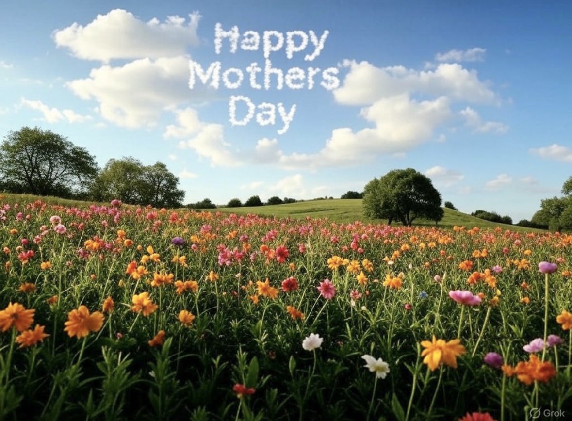WendtheWalker's tweet photo. HAPPY MOTHERS DAY to all you wonderful mums out there! 🥰
The sun ☀️ is out &amp; perfect for a lovely family walk 🌳 and hopefully find an old English pub 🍷🍺 nestling somewhere in the beautiful Spring countryside! 
🌿🌾🐄🪻🌷🌹🦔🐦‍⬛🐑 🌳 https://t.co/Zh8RQuFQS1