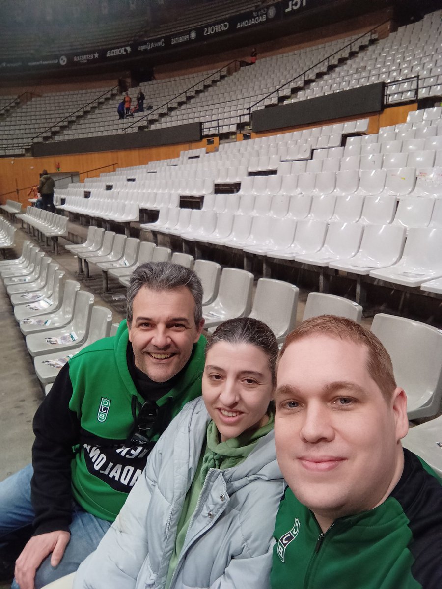 dreyna23_'s tweet photo. Feliç 95 aniversari de la penya 💚🖤
FORÇA PENYA 💚 🖤 💚 🖤 
#LaPenyaLand https://t.co/o1EPzpr7Cu