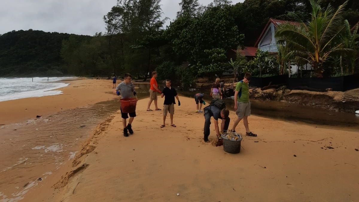 Happy International Day of Zero Waste! ♻️⁠

At Camps, we protect nature, support communities &amp; promote sustainable travel. 🌍

Small choices - like dining &amp; shopping locally - make a big impact. 🥳⁠

Together, we’re building a greener future! ❤️⁠

#ZeroWaste #CampsEffect