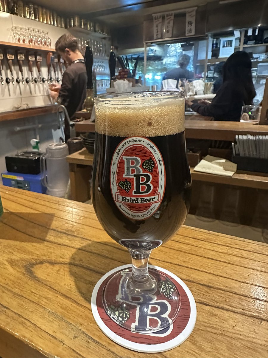 3yayoi33's tweet photo. #ベアードビール #beardbeer #原宿 #原宿エール 焼き鳥のあるベアードビール!
勝利の美酒に酔います☺️ #モーニングコーヒースタウト #アイリッシュレッドエール https://t.co/cZa2JDpVtq