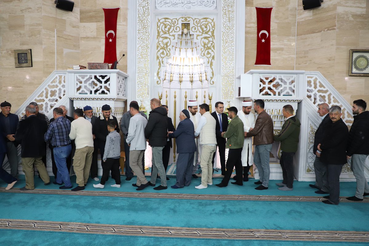 Sulusaray Kaymakamlığı (@ssaraykymkmligi) on Twitter photo Kaymakamımız Sayın Emre ARSLAN, Belediye Başkanı Sayın Davut KILIÇ ile birlikte Hz.Ali Camiinde kılınan bayram namazı sonrası Sulusaraylı hemşehrilerimiz ile bayramlaştı.
<a href="/emre_arslan25/">Emre Arslan</a> Kaymakamımız Sayın Emre ARSLAN, Belediye Başkanı Sayın Davut KILIÇ ile birlikte Hz.Ali Camiinde kılınan bayram namazı sonrası Sulusaraylı hemşehrilerimiz ile bayramlaştı.
<a href="/emre_arslan25/">Emre Arslan</a>