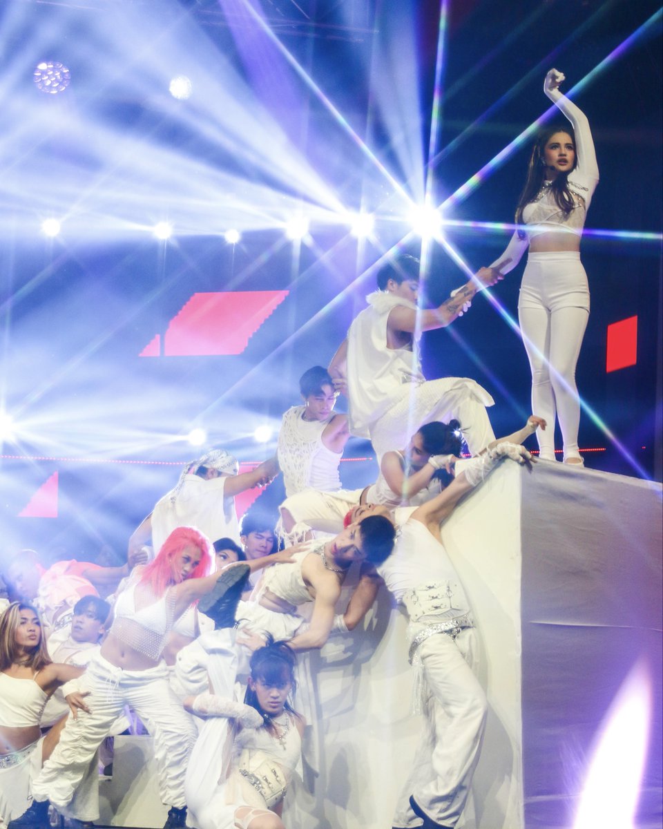 AllOutSundays7's tweet photo. SHE IS ✨LIMITLESS✨! Julie Anne San Jose gave her all-out performance of 'Abracadabra' on the AOS stage. 🌟 #AllOutSundays #AOSLagablab https://t.co/7YILDLWiZ1