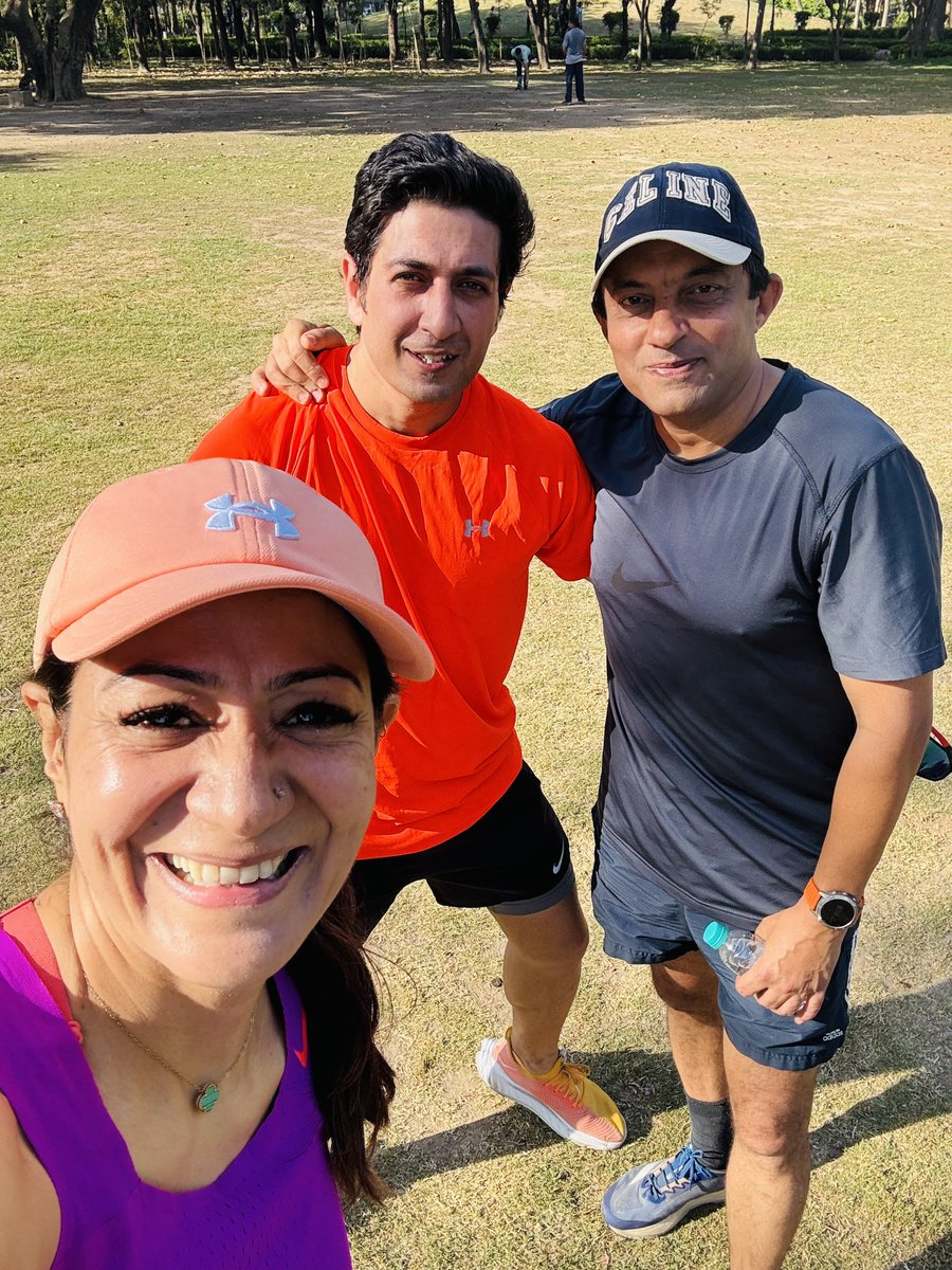 defaultrunner's tweet photo. Rebuilding the base, one joyful stride at a time! 12km of easy peasy bliss with my running fam. Nothing comes close to the happiness of running! Loving this journey! #RunHappy #runwithreeti https://t.co/YJKTaikx4t