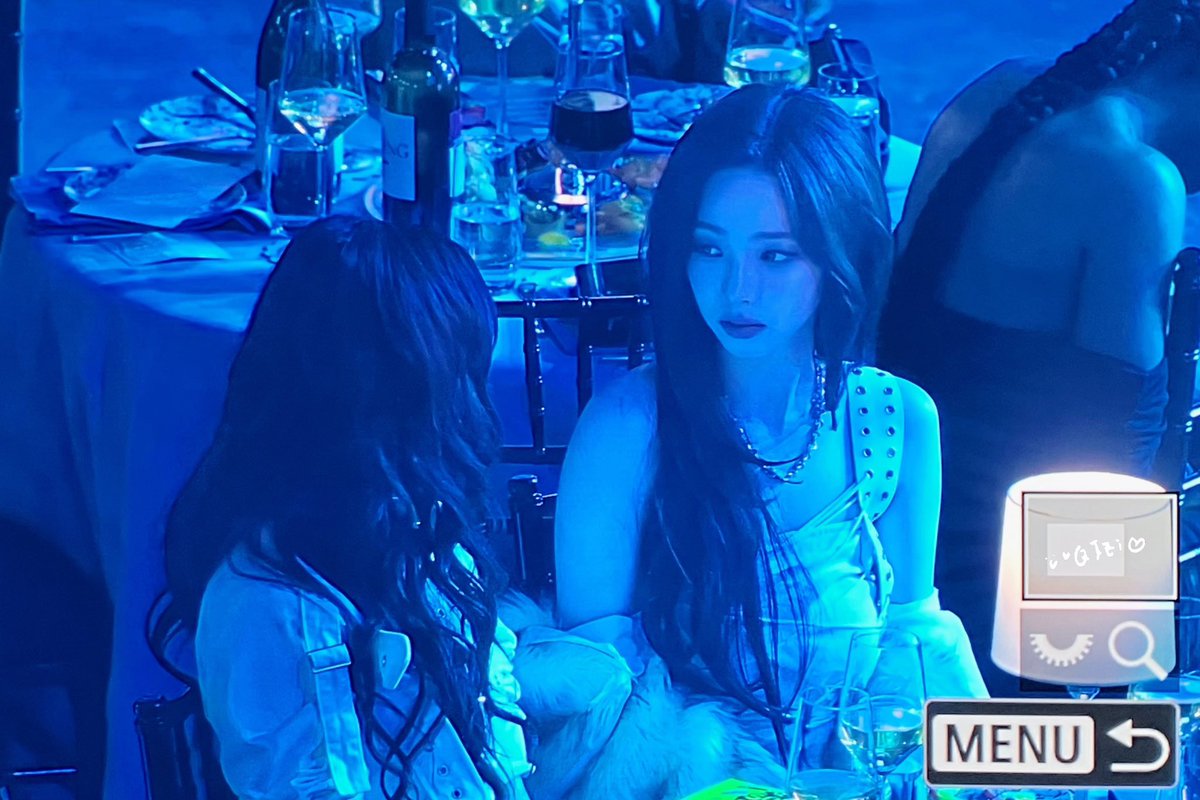 seulgishandss's tweet photo. SAINYO PA RIN UUWI https://t.co/TFendmqE0q