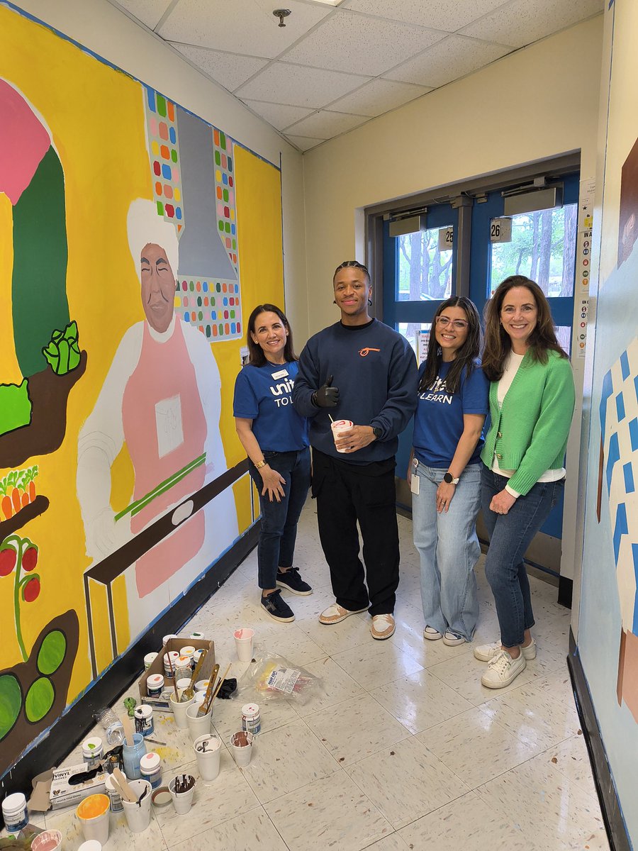 Esperanza “Hope” Medrano Elementary School (@dragonsmedrano) on Twitter photo Thank you, Trustee Sarah Weinberg, for your support during Medrano ES Community Campus Day. #prouddragonprincipa <a href="/JuanCordobaDISD/">NorthDallasVT</a> <a href="/RyanZysk/">Ryan Zysk</a> @Region3_DISD <a href="/DISDPadgett/">Michael Padgett</a> <a href="/dallasschools/">Dallas ISD</a> Thank you, Trustee Sarah Weinberg, for your support during Medrano ES Community Campus Day. #prouddragonprincipa <a href="/JuanCordobaDISD/">NorthDallasVT</a> <a href="/RyanZysk/">Ryan Zysk</a> @Region3_DISD <a href="/DISDPadgett/">Michael Padgett</a> <a href="/dallasschools/">Dallas ISD</a>