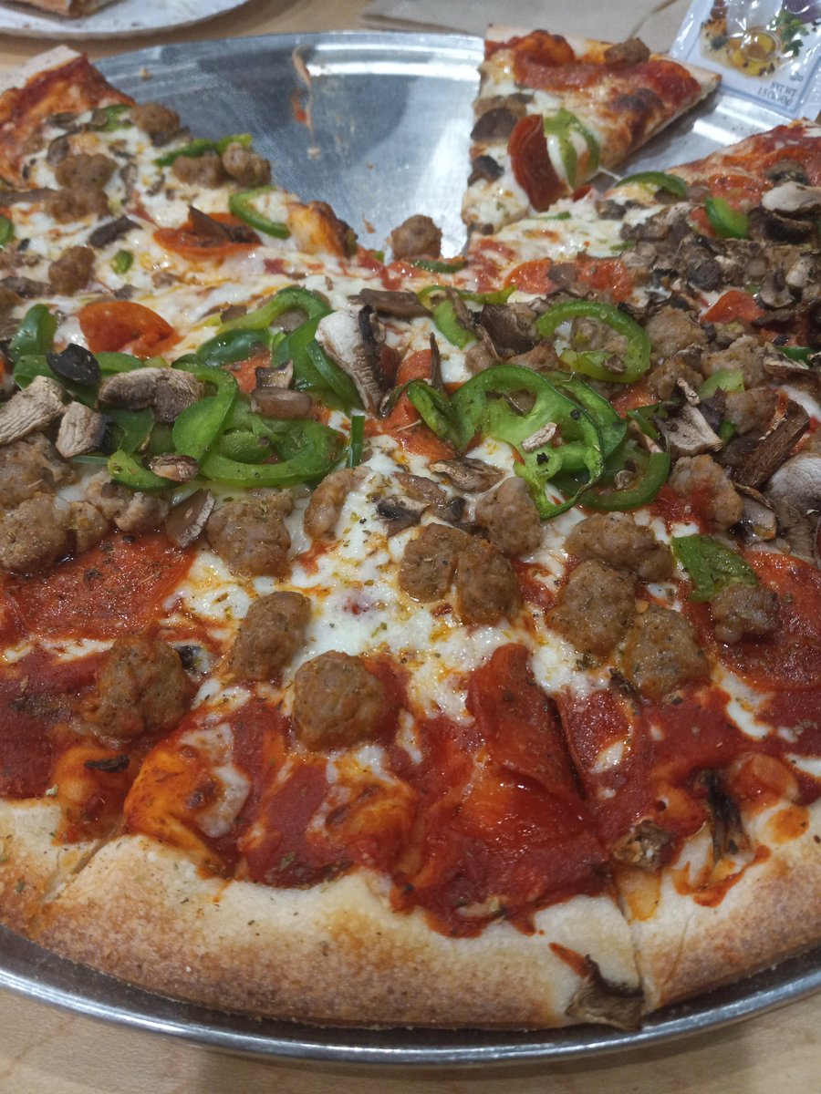 DawnZombie's tweet photo. @RED78PHOENIX @pizzahut https://t.co/FqLInVBqum