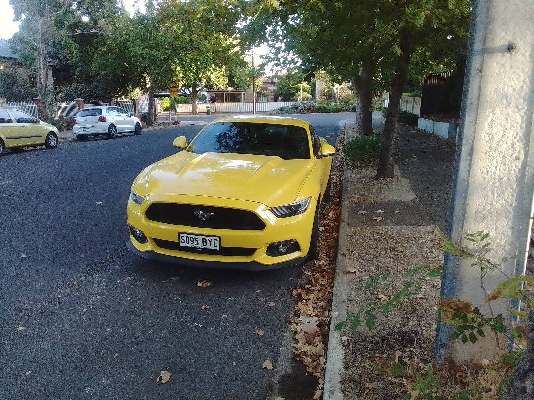 perrybassett59's tweet image. These units on the cnr of Clifton &amp;amp; Phillis st&apos;s Maylands Sth Aust had a unit on fire last week, A Meth lab there blew up, this vehicle is NO LONGER in the area nor is the owner #MethLab