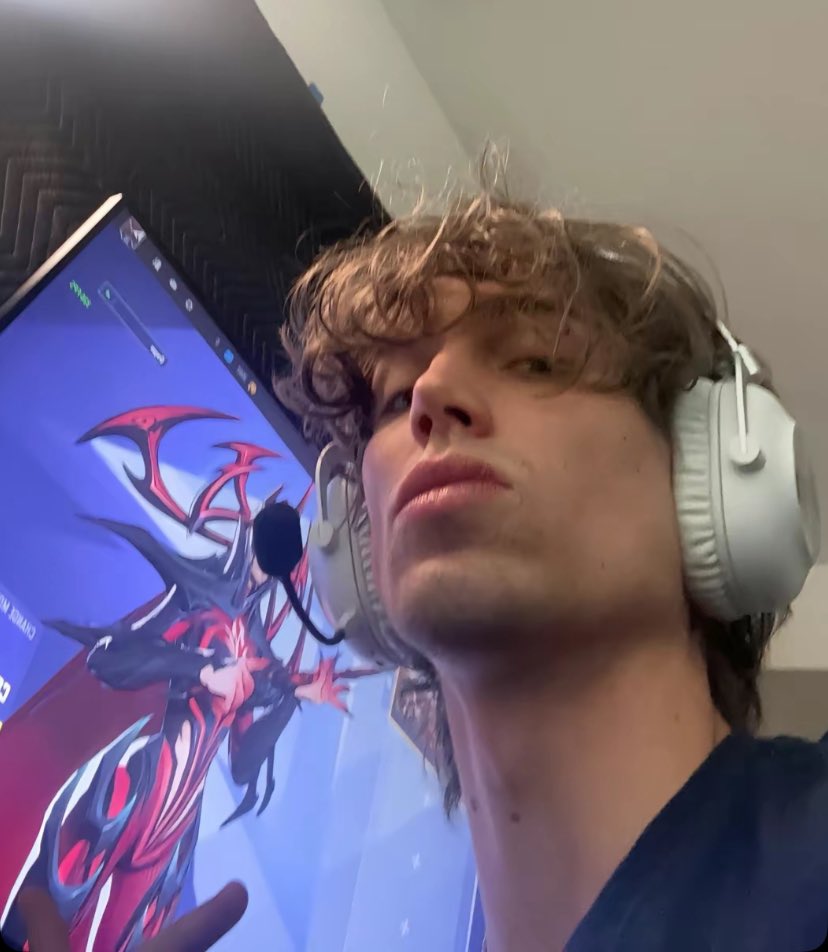 vin loves you (: (@vinnieshugs) on Twitter photo 