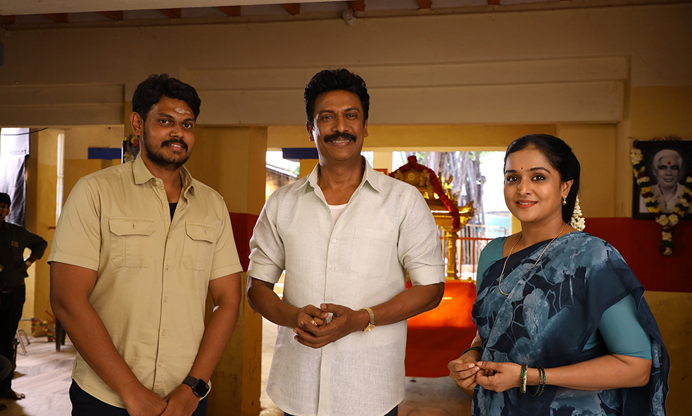 pesumcinema's tweet photo. #Baila
'Rasayya' Kannan presents Samuthirakani - Ramya Nambeesan starrer 'Baila'
https://t.co/MykooU6O69
@thondankani @directorveera71 #RasayyaKannan #KalaTheaters @thondankani @nambessan_ramya @raana5933 @MichelleDilhara @iYogiBabu @SukithanSakthi @gokulnath2094 @ProDharmadurai https://t.co/G8wYuBW1hE
