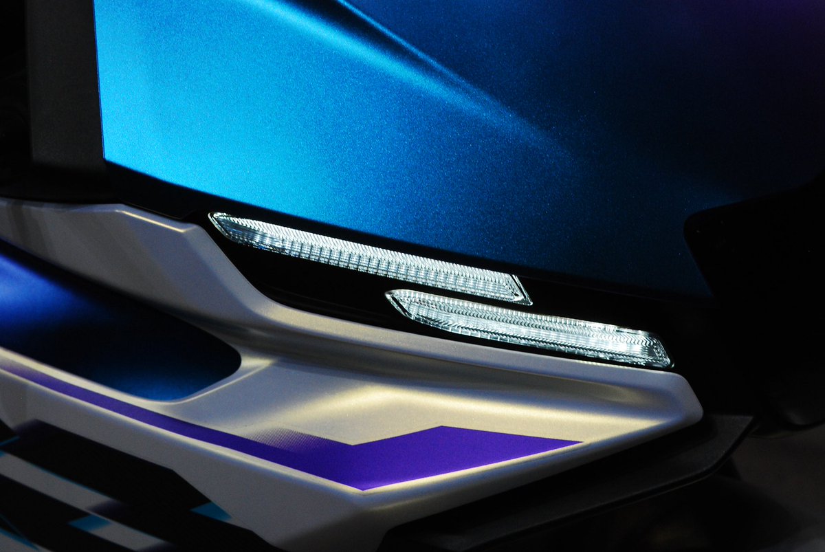 kotarou123go's tweet image. 今回担当したYZF-R3/YZF-R25のカラーデザインをインタビューをして頂きました！
このような形でデザインの魅力を伝える機会を頂けて、本当に嬉しいです。

こだわりのデザインをぜひチェックしてみて下さい！

youtu.be/TcGz4oNDcSQ?si

#yamaha #gkdynamics #東京モーターサイクルショー2025