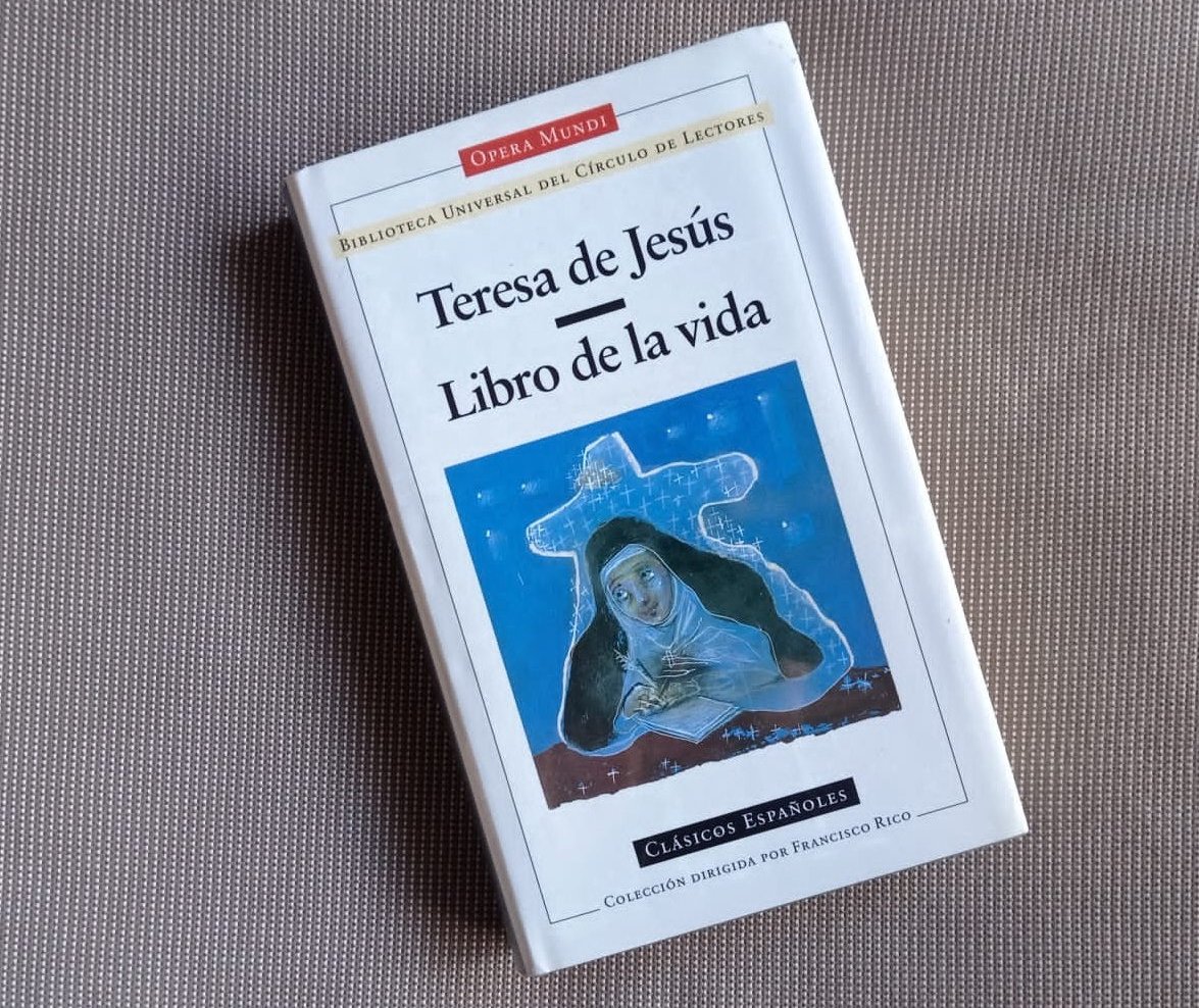 LibrosVintage's tweet photo. “Era aficionada á libros de caballerías, y no tan mal tomaba este pasatiempo, como yo le tomé para mí; porque no perdía su labor, sino desenvolvíemonos para leer en ellos”
🪶 Santa Teresa de Jesús
'Libro de la vida'
#OperaMundi
Biblioteca Universal del #CírculodeLectores https://t.co/subeCDHPx5