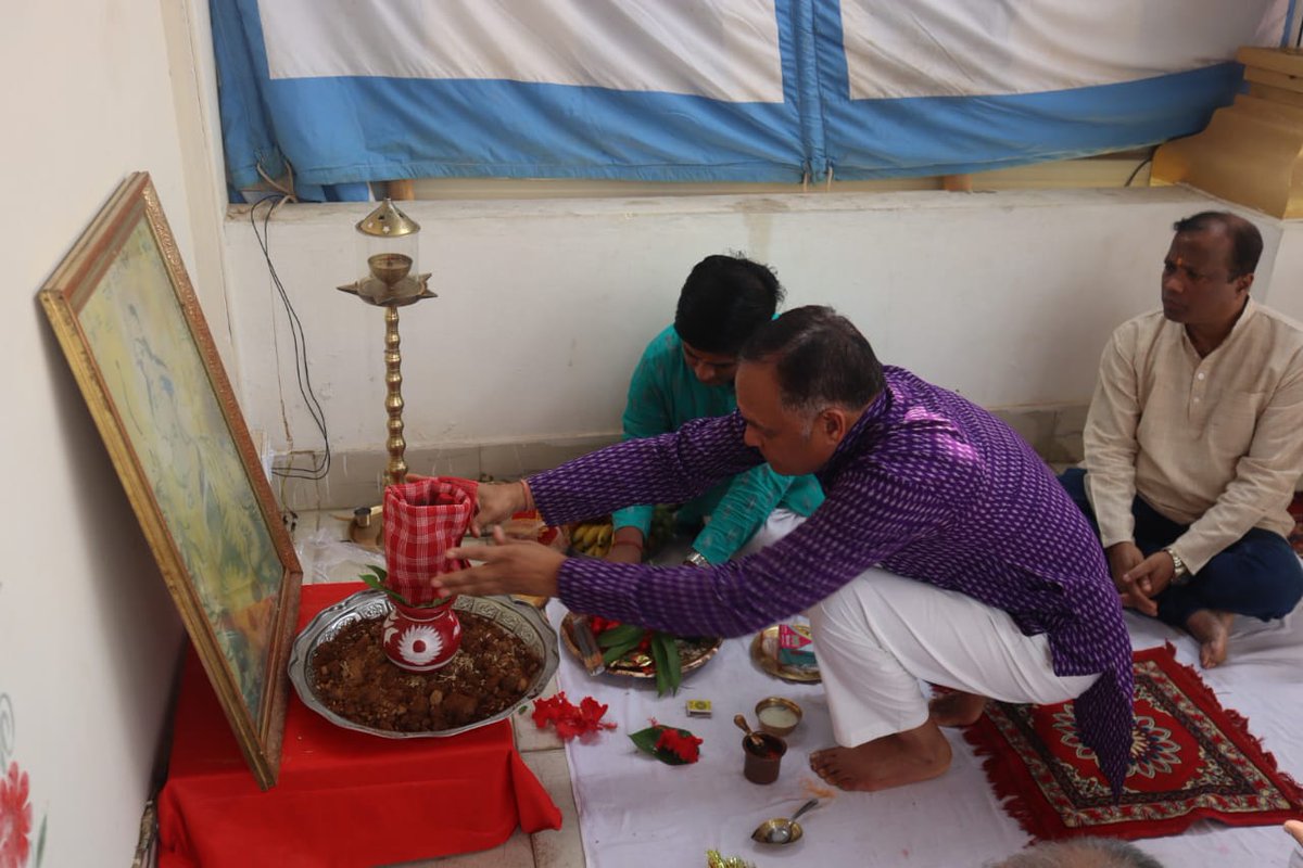 gccrpfagt's tweet image. "Celebrating the spirit of Chaitra Navratri with devotion and unity at GC Agartala. IG TPA Sector Shri Vimal Kumar Bisht, DIG Shri YK Rajput, officers, jawans, and their families came together for a heartfelt pooja. #ChaitraNavratri #GCAgartala #CommunityTogetherness"