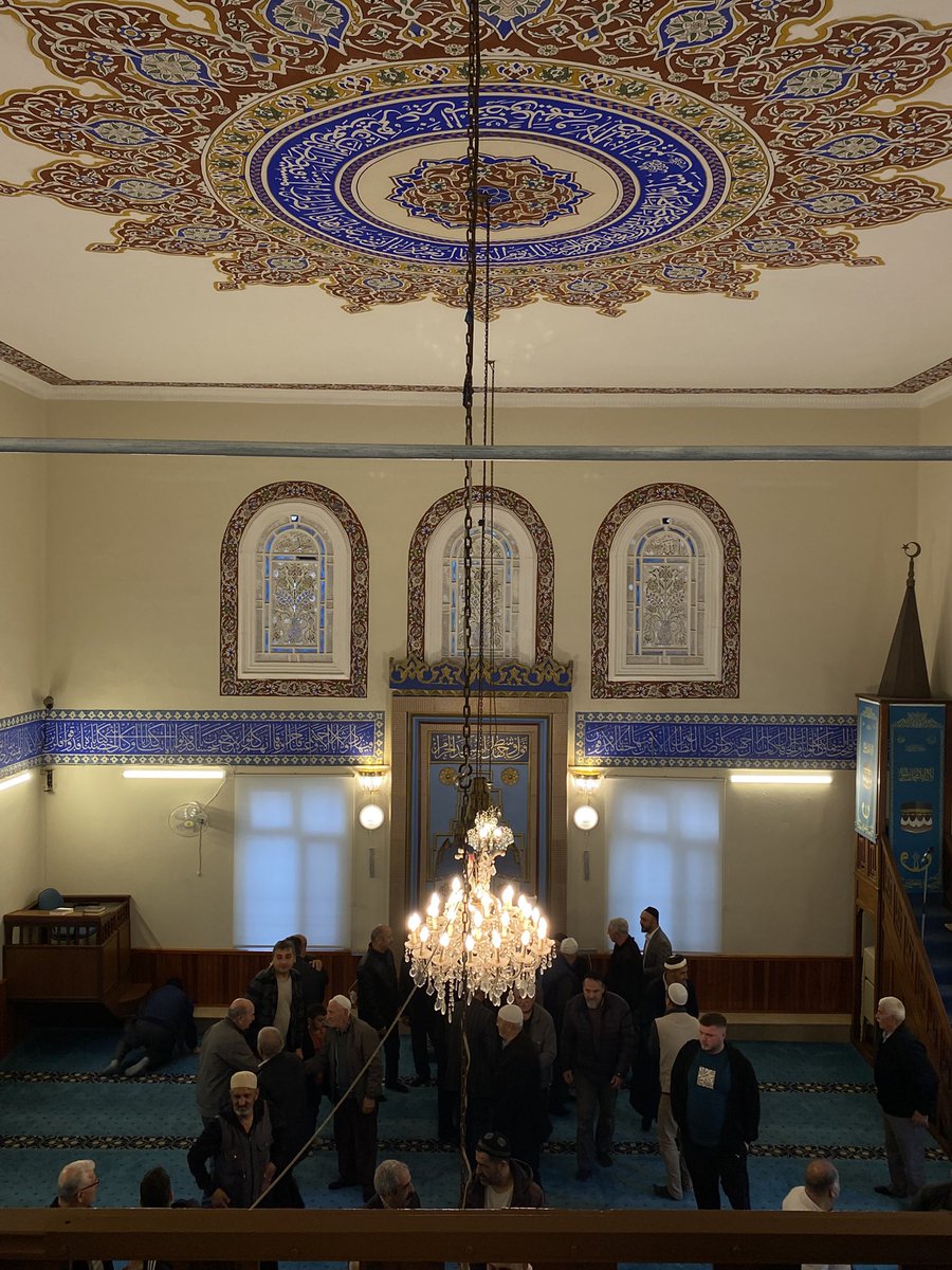 Allah herkese sevdikleriyle daha nice bayramlara çıkmayı nasip etsin. İyi bayramlar.