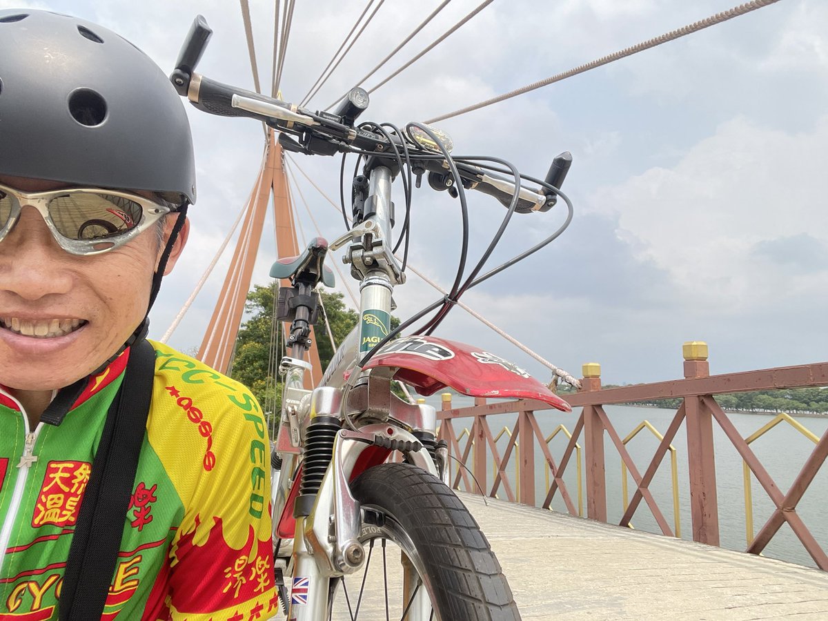 skytrain9's tweet image. Noontime ride at Nong Bon lake park #jaguarsports #foldingbike