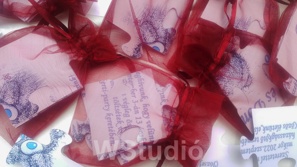 webalbumstudio's tweet photo. 👰‍♀️🤵‍♂️ Meghívunk Titeket egy különleges kihívásra! 🧩 Csak a megfelelő darabok illenek össze – ahogy mi is! 💍✨ Csatlakozzatok hozzánk a nagy napon! 💌 
https://t.co/t6QCSf6sLn
#PuzzleEsküvőiMeghívó #LoveIsTheMissingPiece https://t.co/VVxXBem5QU