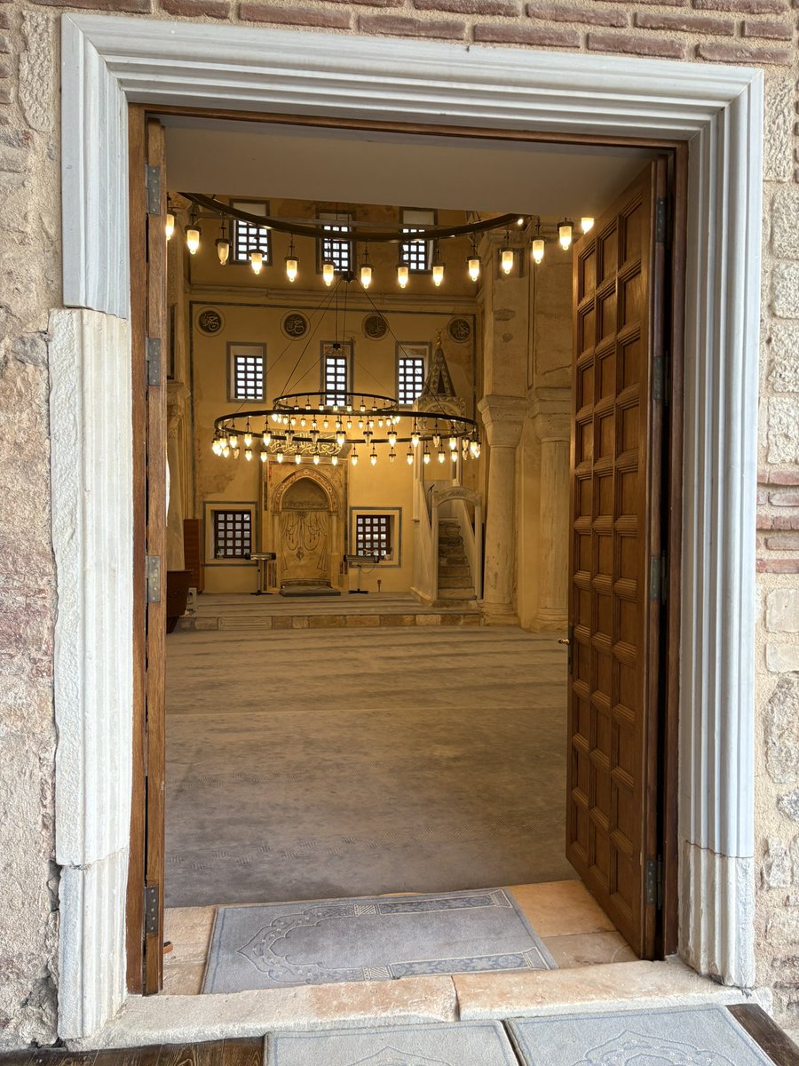 coderbiri's tweet image. Eid al Fitr Mubarak!
عيد الفطر مبارك
Ramazan bayramınız mübarek olsun!
Fotoğraf : Enez Ayasofya Camii