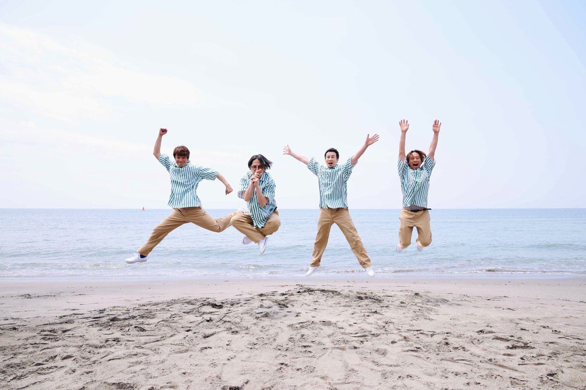 AKG_information's tweet photo. 『サーフ ブンガク カマクラ (完全版)』バンド・スコア発売中です🏄
https://t.co/cKz3lATGte
#アジカン #SBKC https://t.co/9I4a3IBVNM