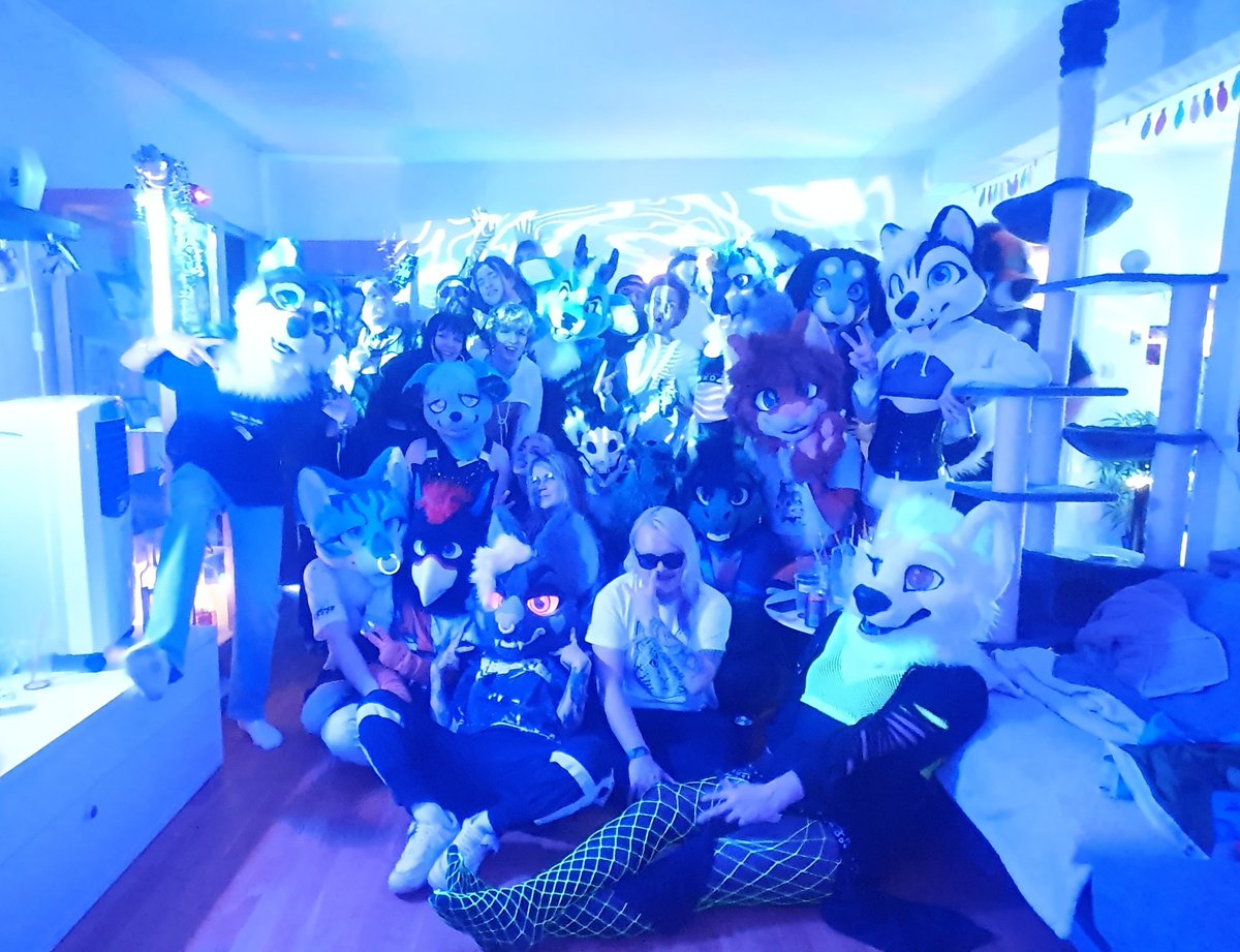 and so, the second iteration of KatCon is over. big thanks for this one to everyone who came! 🥂✨🥰