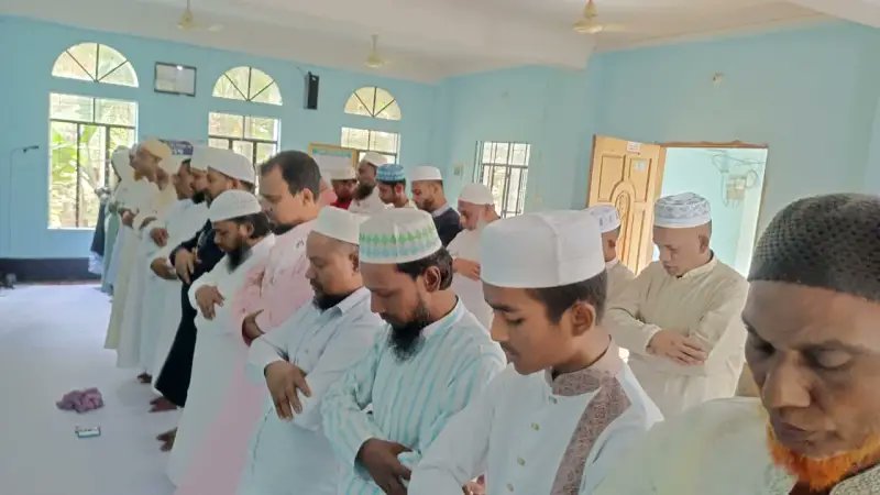 সৌদি আরবের সঙ্গে মিল রেখে সোনারগাঁয়ে ২৩ গ্রামে ঈদ উল ফিতর উদযাপন