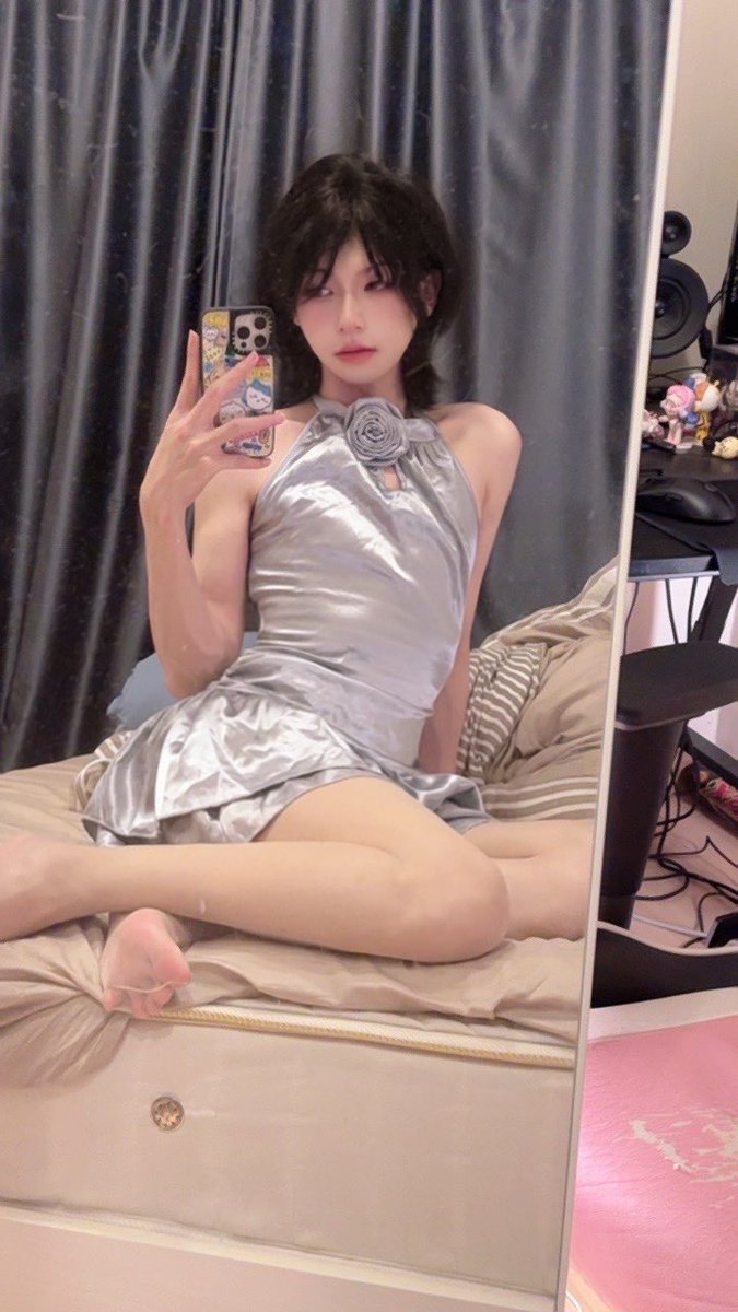 身边的朋友都生了小孩，我以后也会是一个严格的父亲，你说是吧