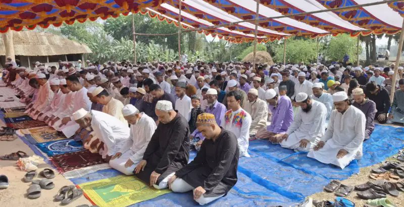 মাদারীপুরে সৌদি আরবের সাথে মিল রেখে ঈদ উদযাপন