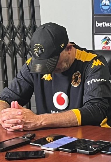 _izodlalaiTv's tweet photo. Gavin Hunt had zero signings with an aging squad, but he was able to get us to CAFCL semi finals. He also complained like Nabi, but he was able to put something on the table.
▪︎ Bad results in the league, but good ones on the continent. 

▪︎ Hunt, as much as I don't like him, understood the strengths and weaknesses of the team and found a way to at least put something on the table.
 - There was structure for his javelin football. He prepared the team well for how he wanted to play.

▪︎ He used development players to try freshen up the team.
▪︎ He had the likes of Akumu as regulars in his team, players mentioned as "cows," but he made it work for him.
▪︎ He relied on untested players like Mashiane, Mshini, and Blom on the continent and got results. He also used the likes of Darrel Macheke, Lebohang "Lord Guluva" Lesako, and Keletso Sifama just to show he really didn't have a good squad, so he relied on development.

The team was poor in the league, but he gave us something to smile about during that time. Until today, we still brag about being the last South African team to reach CAFCL final.
 ▪︎ This is because we had a coach who used players to their strengths and was loyal to his ways of playing.

Coach Nabi got 10 new players. He said, in public, that he will use development players if he doesn't get the type of quality he wants, but all we get is complaints, excuses, and no results. 
▪︎ He got Dortley, Ntwari, Miguel, Blom, Sirino, Lilepo, Cele just to mention a few but he is struggling to solidify a top 8 position?

 And we must blame players?

▪︎ He can't put a solid 11 and show faith in it. He can't even show confidence and use the 10 new players management gave him who are way better than what we got on average quality. 
▪︎ He can't put a solid performance even against relegation teams when he has way better players than all the coaches we had in the last 5 years.

▪︎ He is not using the same development effectively. He keeps bringing aboVilakazi when the team is chasing games with no clear structure!
▪︎ He can't even grind results! Besides talking about "chance created," those who defend him use players as scapegoats, nothing else on the table by the coach for them to use!

In the last 3 years, supporters blamed the head coach and even went on to beat the coaches. They blamed the fitness trainer, blamed the assistant, blamed the Gk coach, some even said how can Mathibe improve our Gks when Khune is better than him.
▪︎ The fans wanted coaches who could improve the squad, and now that the management listened, we don't expect them to improve the squad, we want to call our players cows? 

We are hating on our players for terrible selections and tactics because we love coach Nabi!?? If Maart is terrible, why is a good coach still selecting him? Come on makhosi. You can't even argue that there is coaching due to clear playing principles. It's chaos!

We are fed mediocrity here because we are loud with our support for coach Nabi, this is nonsense!