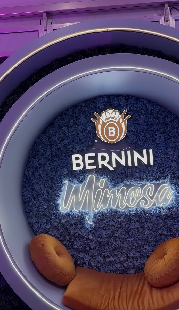 Akhona_ladyAK's tweet photo. Some of my #BerniniMimosa moments at the #TakealotHouseofBeauty @BerniniSA #PerfectlyMixed 🥰 thank you @TAKEALOT #TakealotBeauty https://t.co/sn2V6a53tV