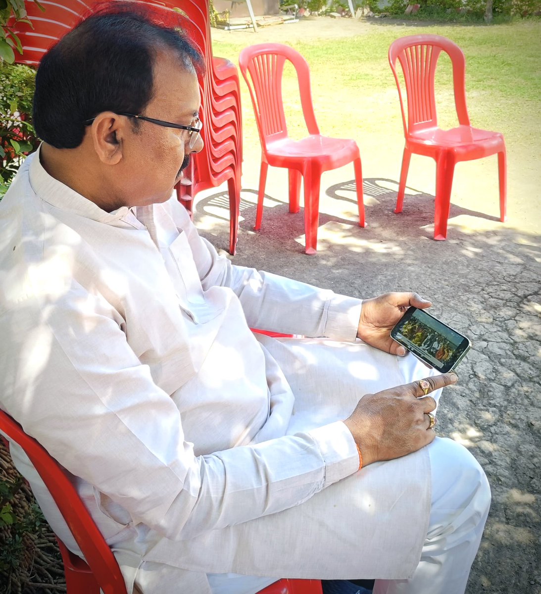 MLARajeshShukla's tweet image. आज प्रधानमंत्री श्री नरेंद्र मोदी जी के  #मन_की_बात कार्यक्रम को सुना…

उनका प्रेरणादायी संबोधन हम सभी को लगातार जनसेवा के लिए प्रेरित करता हैं।

#RajeshShukla | #बिजावर_विधानसभा