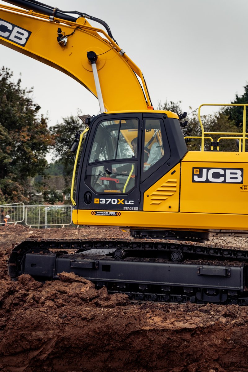 Watling_JCB's tweet image. The JCB 370X is out on demo showing why it’s built to lead the 35-40T class. Want to test it for yourself? Book a demo today.
📞 0116 286 3621
📧 enquiries@watling-jcb.com
🌐 watling-jcb.com
#JCB370X #MachineDemo #WatlingJCB #XSeries