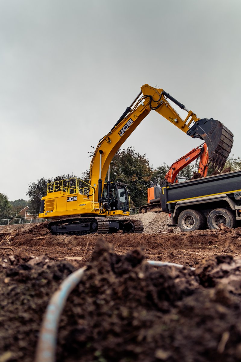 Watling_JCB's tweet image. The JCB 370X is out on demo showing why it’s built to lead the 35-40T class. Want to test it for yourself? Book a demo today.
📞 0116 286 3621
📧 enquiries@watling-jcb.com
🌐 watling-jcb.com
#JCB370X #MachineDemo #WatlingJCB #XSeries