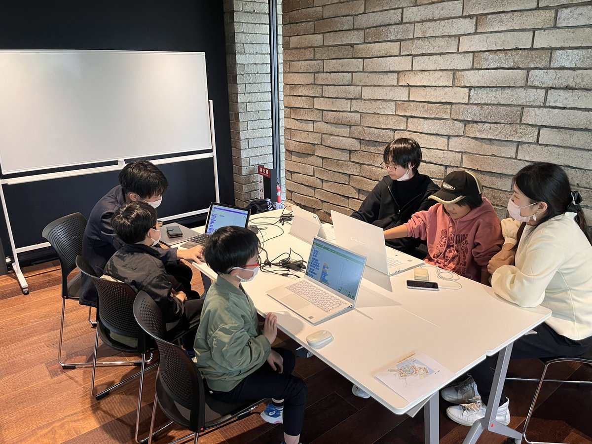 ippey_s's tweet image. 久しぶりにオフラインでやれた #CoderDojo  #CoderDojo枚方