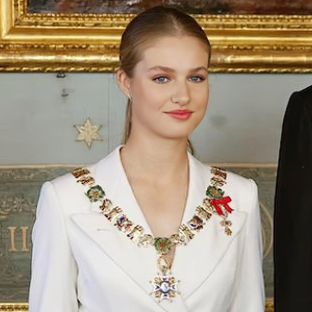 protocolo_org's tweet photo. Todas las condecoraciones de la princesa Leonor, explicadas por un experto en falerística
https://t.co/hqdKoAyL3r
#PrincesaLeonor #condecoraciones #Espana #Faleristica #protocolo #CasaReal #Monarquia #Toisondeoro #derechopremial #LeonordeEspana #OrdenCarlosIII https://t.co/ApILI0J9Pl