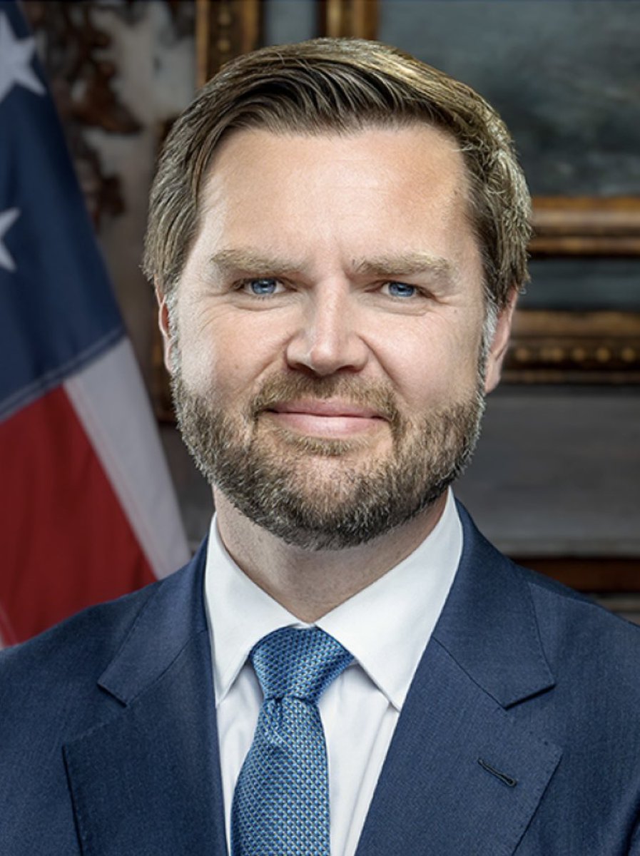 Veckans spaning: 

JD Vance ser ut som en lagkapten i ett riktigt mediokert innebandylag. Division 6 eller nåt. Hörs mycket och styr i powerplay. Drar upp strumporna hela vägen.
Pratar fortfarande om när de vände och vann och han gjorde tre ass i sista borta mot Glesbygden 2016.