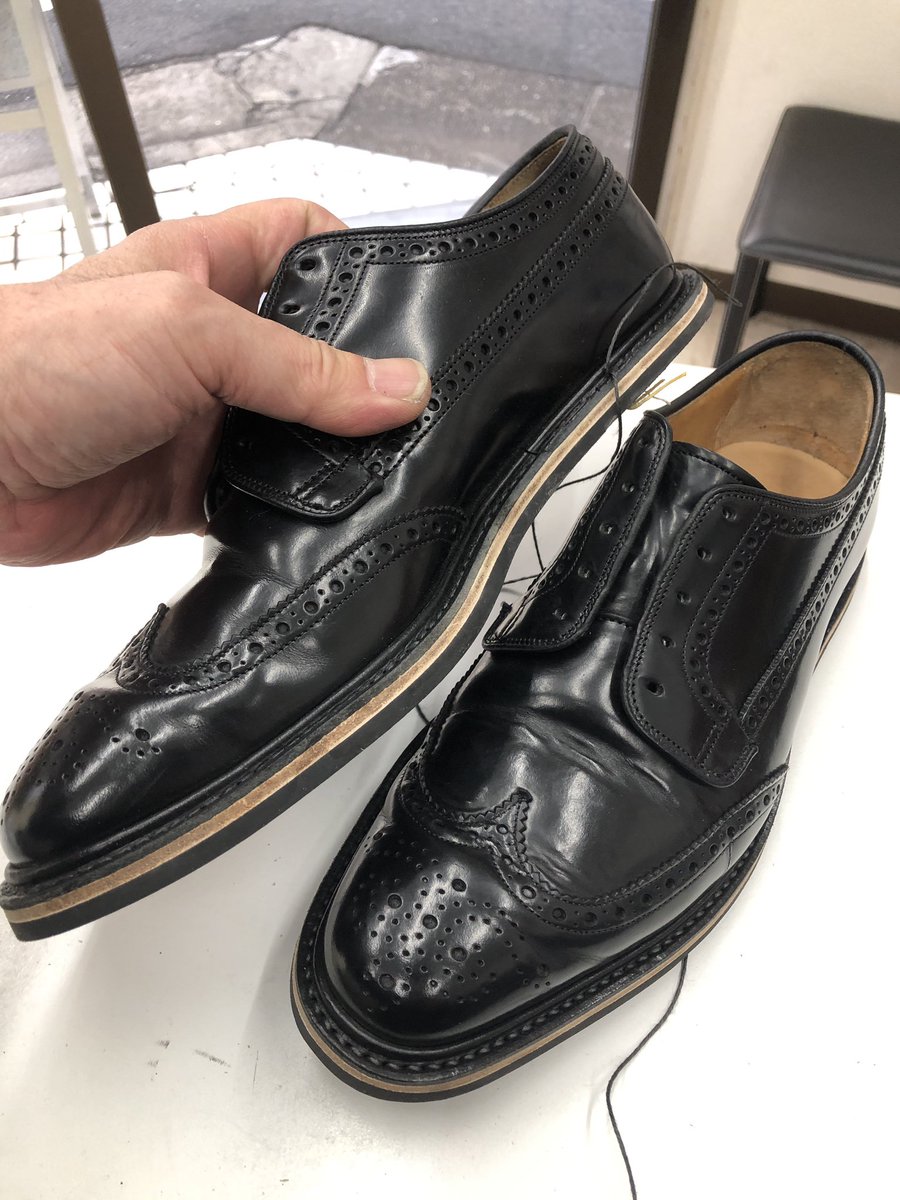 Workshop_SOLE's tweet photo. リーガルシューズの減ってしまった革底から、滑りにくいダイナイトソールへの交換

革底だと気になる外出先の路面の状態も、ラバーソールだと安心して履いて頂けますね。
ご利用頂きありがとうございました😊

気になる修理など、写真でお気軽にご相談下さい。
#靴修理 #上井草 #workshopsole https://t.co/LAZVXPJ31G