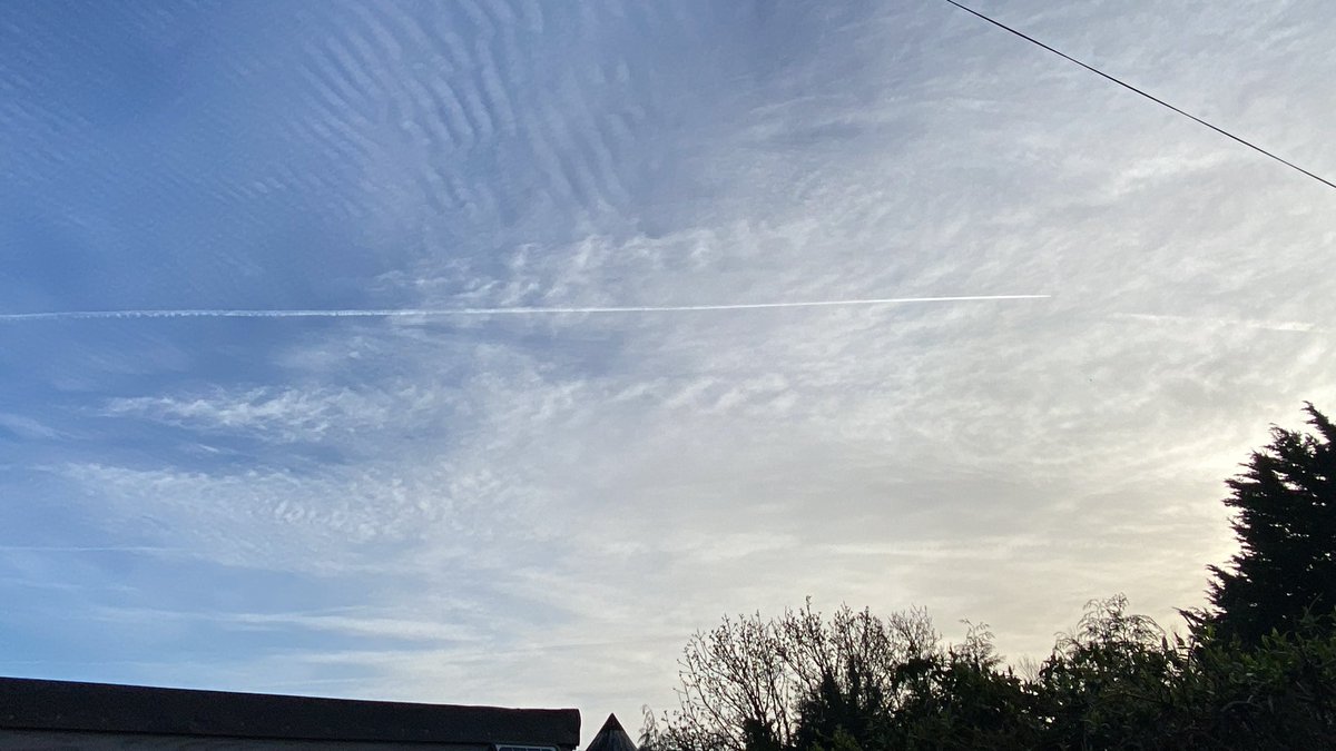 Gp1ggy1's tweet image. The #GeoEngineering projects are off the friggin’ scale this morning in Worcestershire U.K. 30/3/25 08:10am I really can’t understand how people can look at this and believe it’s always happened and is natural FFS! #SolarRadiationManagement #CrimesAgainstHumanity #nexrad #HAARP