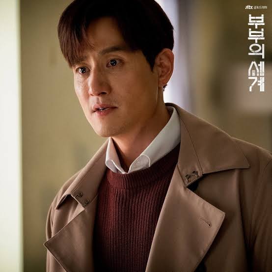 CenayangFilm's tweet image. 5 tahun lalu dapet gelar Worst Husband of The Year
Tahun ini dapet gelar Best Husband of The Year