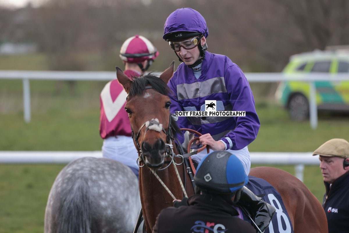 Winner of race eight at Doncaster yesterday, Div Two of the apprentice handicap (1m 2f), RUN OF LUCK (El Kabeir x Lucky Breeze)
Trained by <a href="/EddeGilesRacing/">Ed de Giles Racing</a>, owned by Colvin, Bradley &amp; Partner and ridden by <a href="/liamwright02_/">Liam Wright</a>
Winning for the second time in four starts at this distance