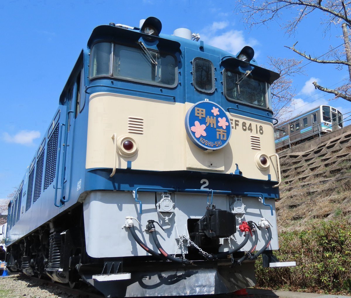 中央本線211系を撮り勝沼ぶどう郷へ行って来ました。 EF64 18には甲州