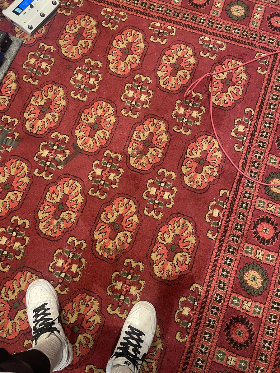 kanetoanne's tweet image. 大阪オリックス劇場。寒の戻り。が、ライブはアツく。本日ラス日の絨毯。
#grapevine #springtour