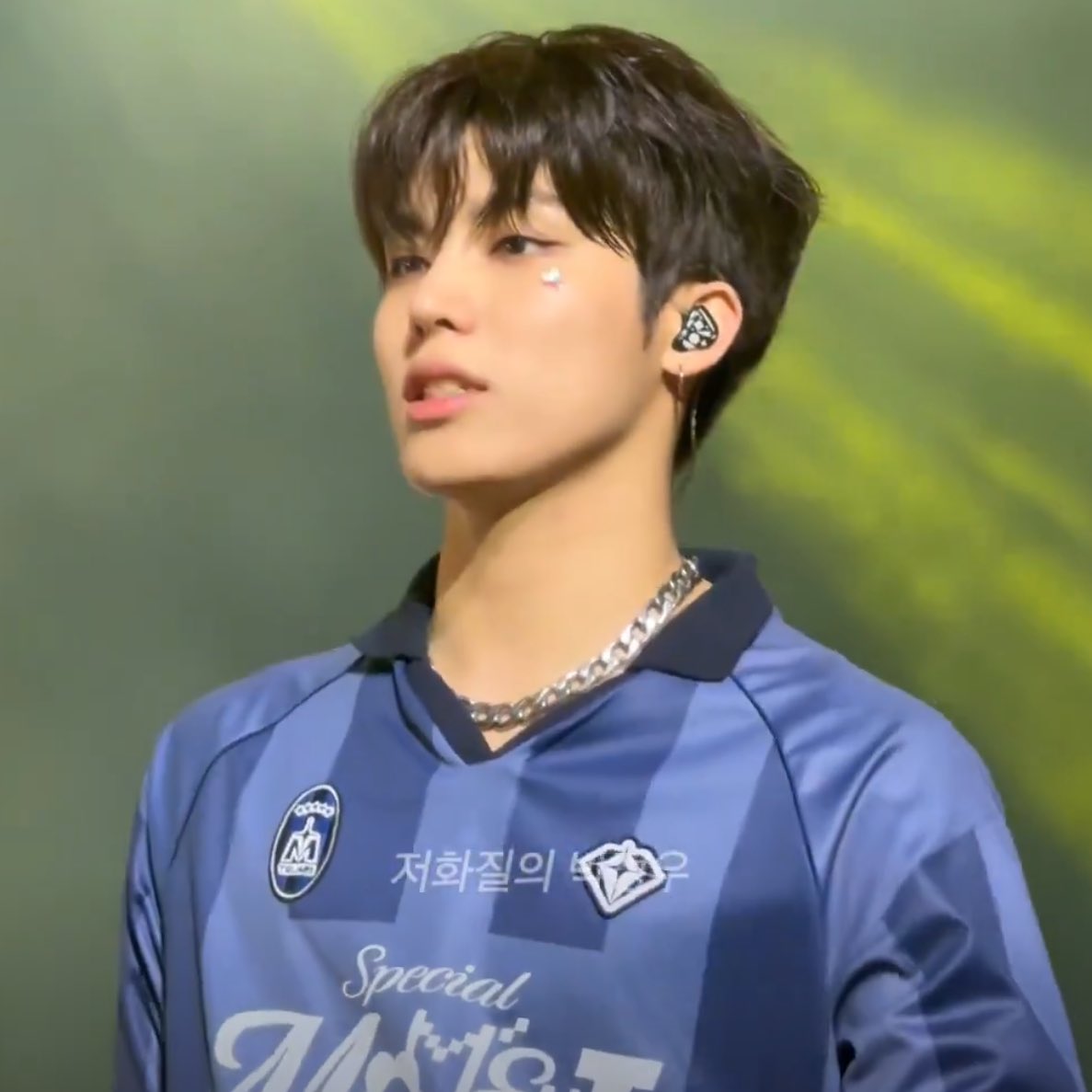 jexngwxx's tweet image. pretty boy 🤍🤍🤍